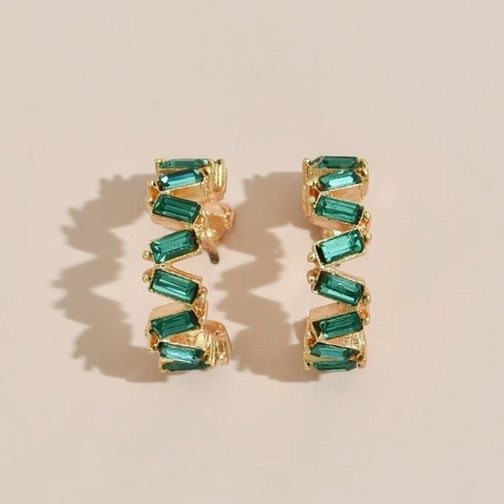 Last pair!💚🆕 emerald green huggie hoop earrings - Picture 3 of 3